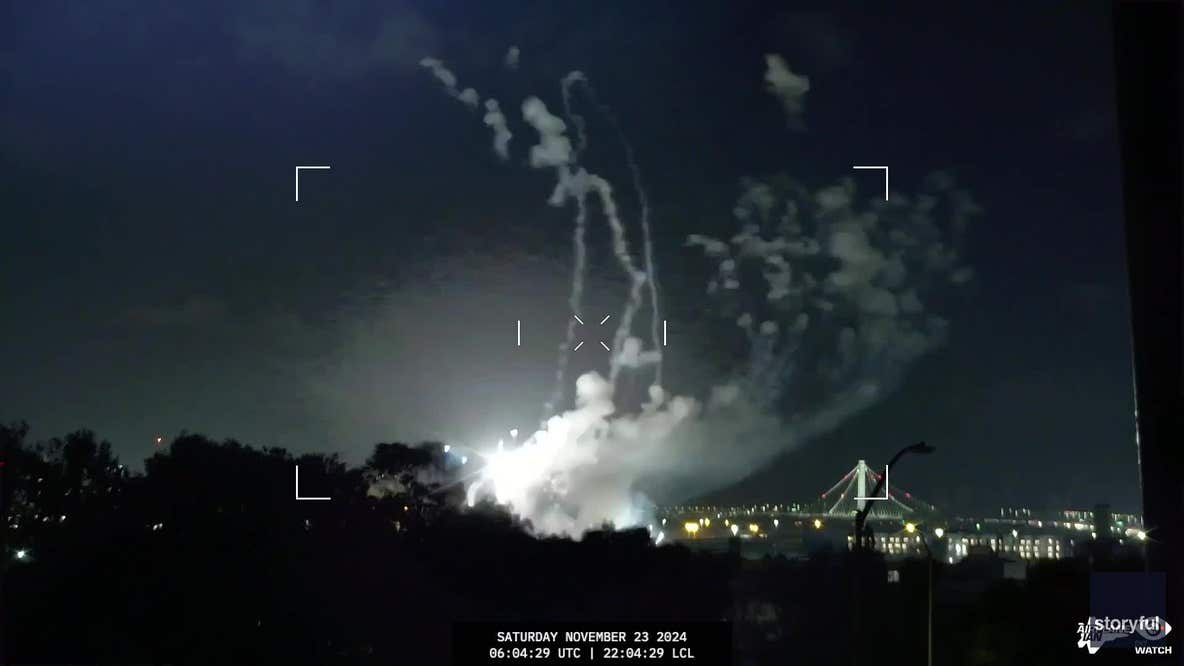 Illegal fireworks display in Oakland