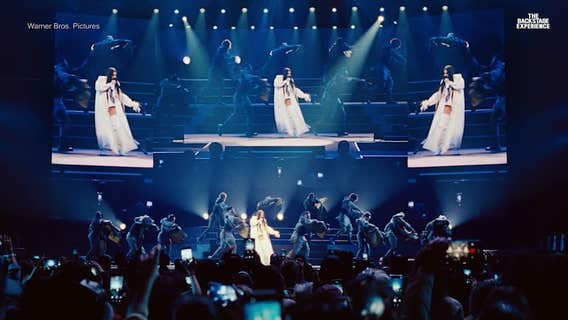 Matt Damon, Casey Affleck, and M Night Shyamalan - The Backstage Experience