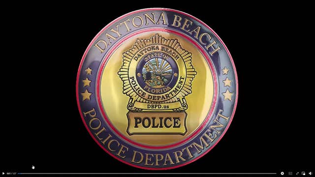 VIDEO: Florida robbery suspect jumps into river to evade arrest while police question him