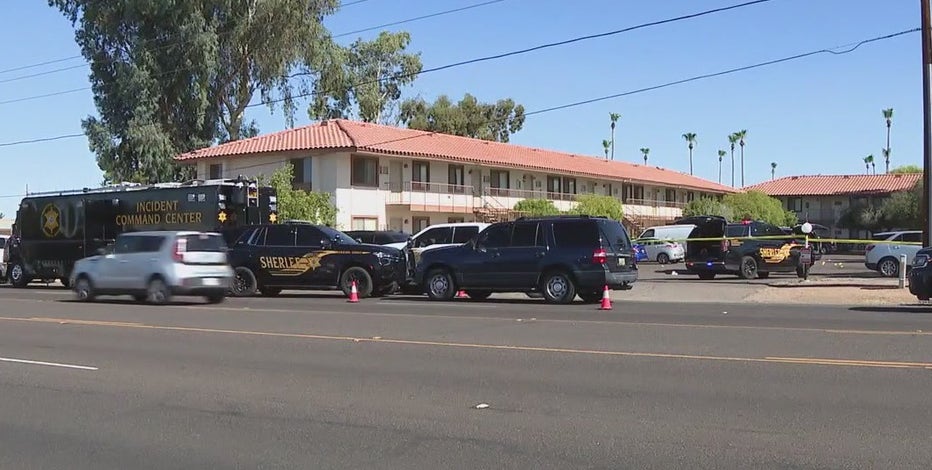 Deputies shoot, kill man with knife at Mesa apartments: MCSO