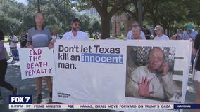 Group holds rally in Austin in support of death row inmate Robert Roberson