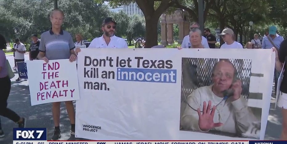 Group holds rally in Austin in support of death row inmate Robert Roberson