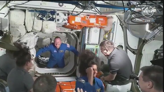 Astronauts land at ISS despite helium leaks