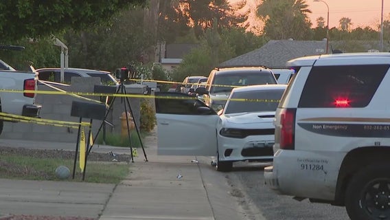 Man, juvenile shot inside car in west Phoenix