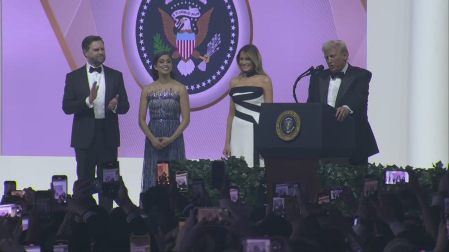 Trump, first lady take the stage at inaugural ball