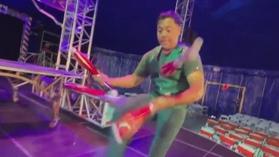 David Martin at the Cirque Mechanics Winter Wonder Shoppe