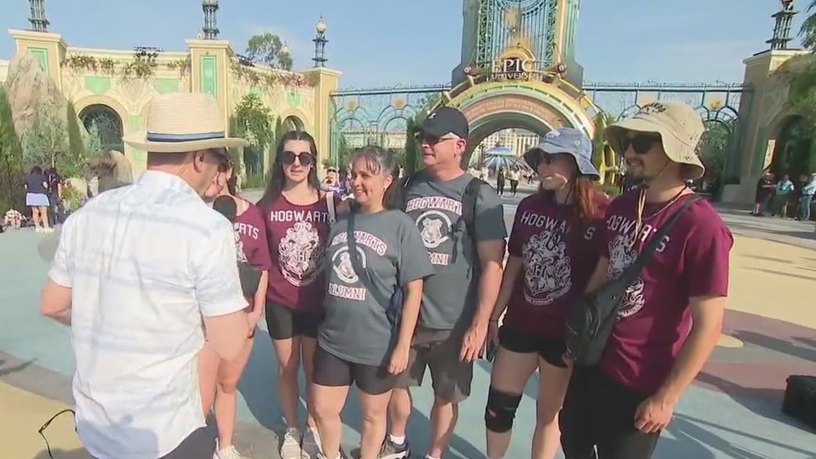 Epic Universe: People begin to enter the park