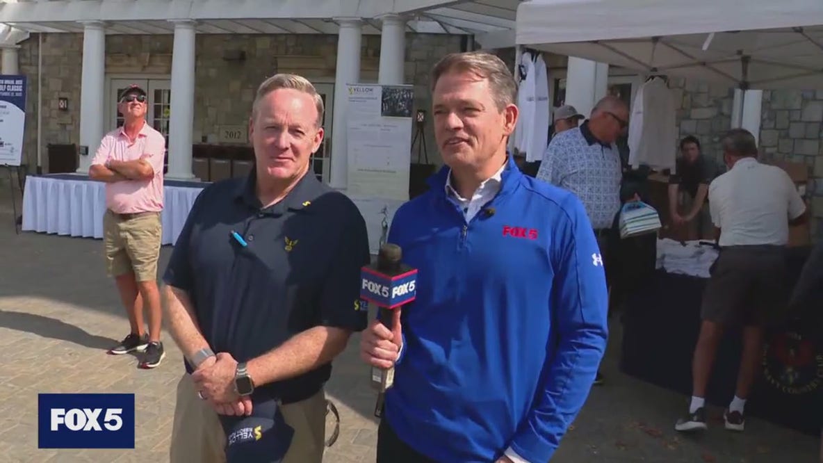Tucker Barnes with Sean Spicer at the 18th Annual Army Navy Country Club Classic