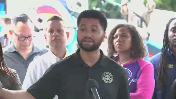 Florida Democratic lawmakers visit 'Alligator Alcatraz'