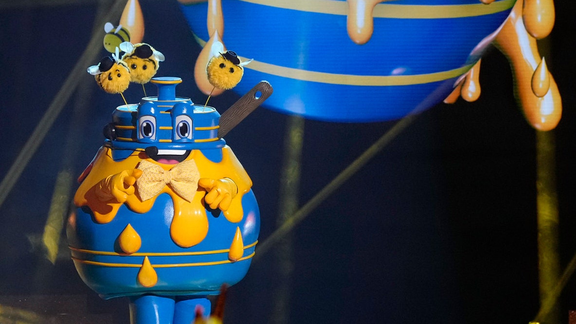 ‘The Masked Singer’: Honey Pot revealed as comedian in Season 13 premiere