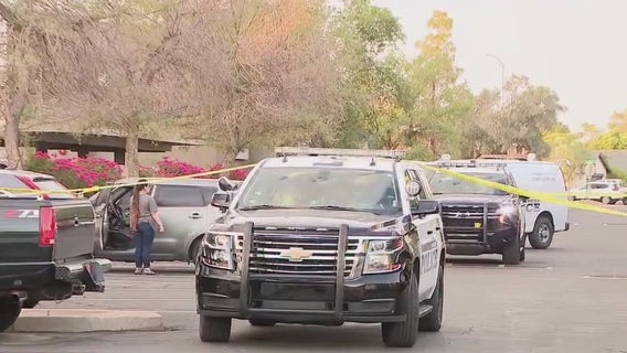 Mother, 2 daughters stabbed by suspect at Mesa apartments: PD