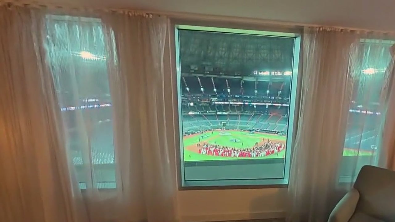 Baseball's most unique view-- inside look of Toronto hotel at Rogers Centre | FOX 11 Los Angeles
