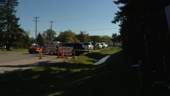 Man in custody after trying to pass barricade in Grand Blanc