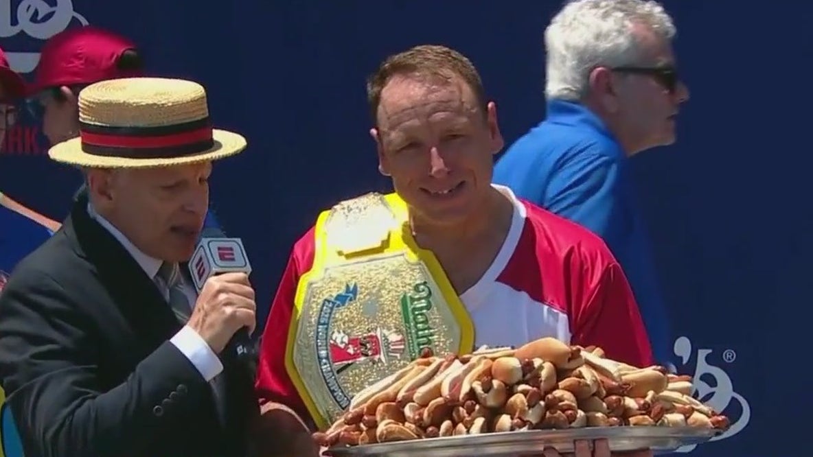 Joey Chestnut reclaims title in Nathan's hot dog eating contest
