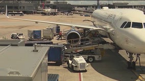 Suspected stalker follows Atlanta family onto plane at DC airport