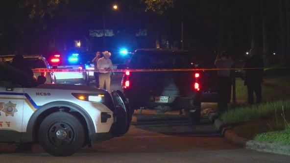 Texas man kills parents in separate counties, wounds deputy before suicide