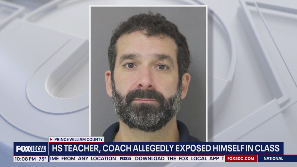 High school teacher reportedly exposed himself with students in classroom