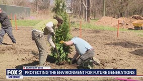 Earth Day activities in Detroit mark the day, help the environment