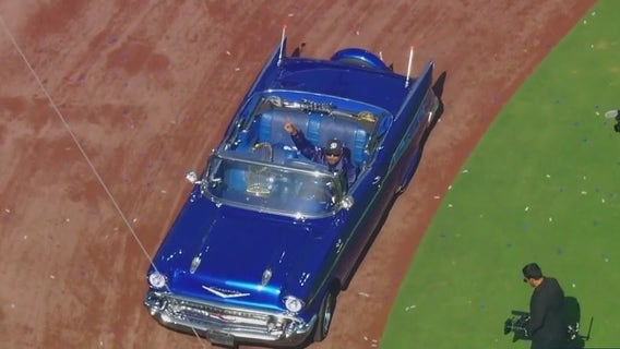 Dave Roberts introduces Ice Cube