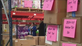 Amid fears of immigration raids, Chicago agency packs food, supplies for residents