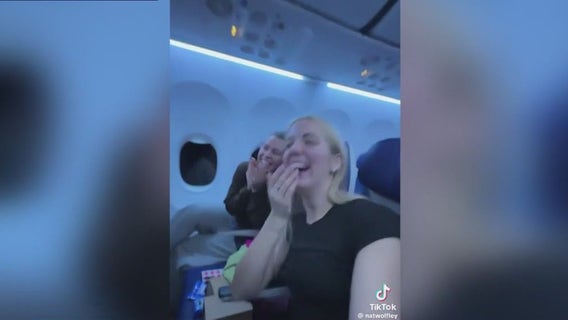 2 friends headed to AZ had the plane to themselves