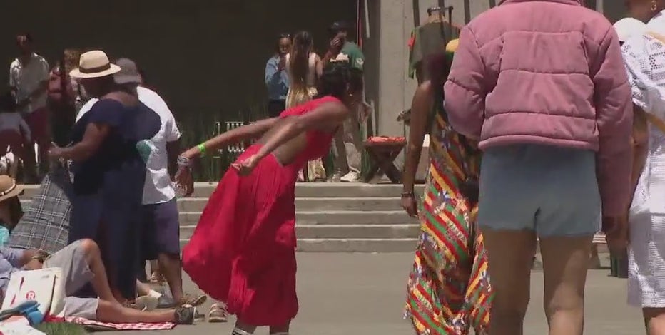 Hundreds gather for Juneteenth celebration in Oakland