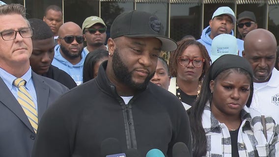 Families of teens shot at Chicago pool file lawsuit against suspect, park district
