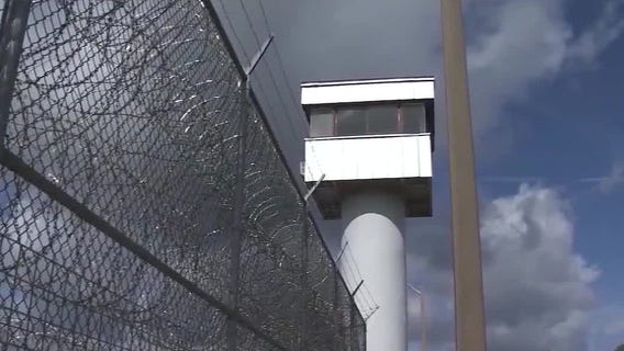 Florida opens new immigration detainment facility