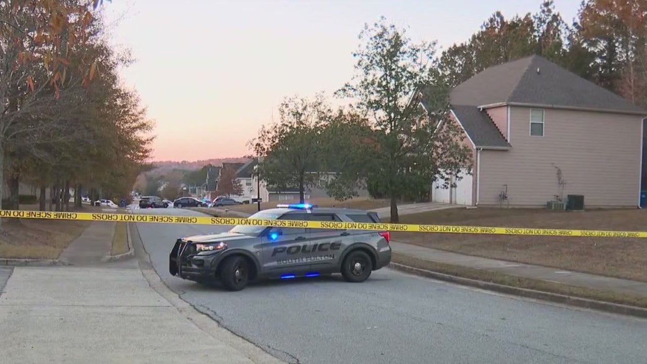 Police investigation on South Fulton street | FOX 5 Atlanta