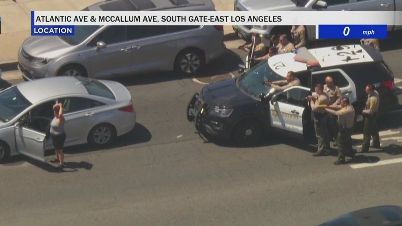 Suspect in stolen vehicle arrested in East LA | FOX 11 Los Angeles