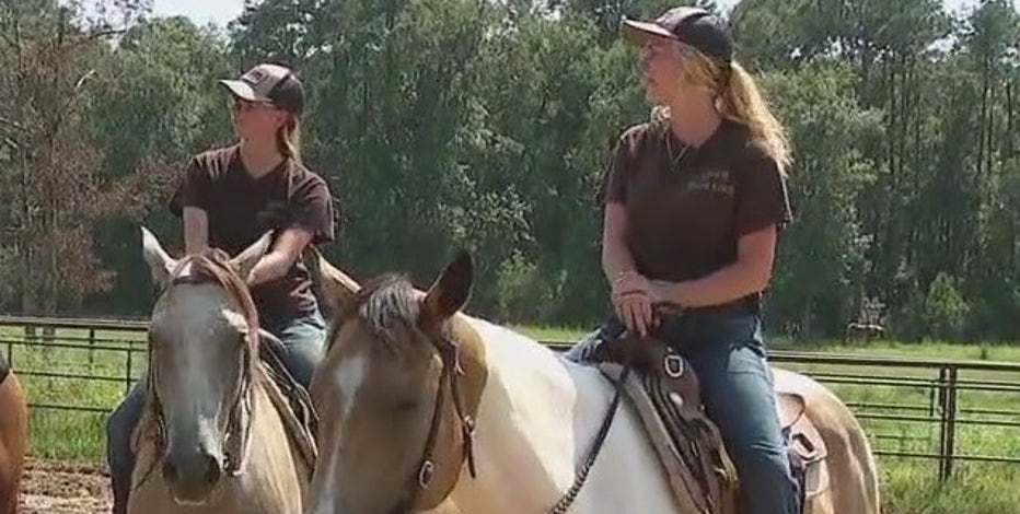 Texas sisters bring free horse clinics to Montgomery County