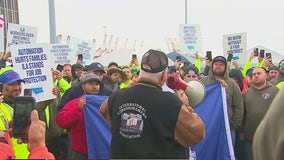 Dockworkers strike threatens US supply chain