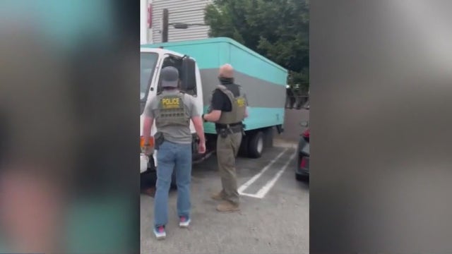 'No Vigilantes Act': New California law would require immigration agents to identify themselves