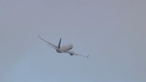 FAA reducing air traffic by 10% at 40 high-volume airports