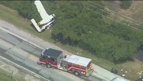 Small plane crashes in Roselle; no injuries reported