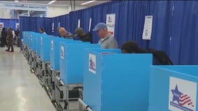 Early voting expands in Illinois