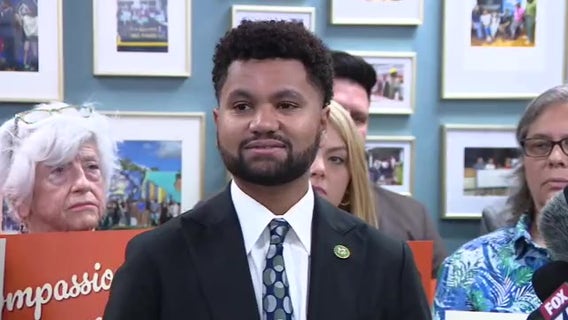 'Quit now': Florida Rep. Maxwell Frost to ICE agents