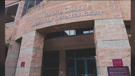 ICE agent in plain-clothes arrests man just released from jail, reporting to probation