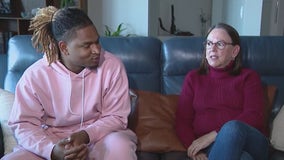 Arizona grandma and stranger she mistakenly texted in 2016 will celebrate 9th Thanksgiving together