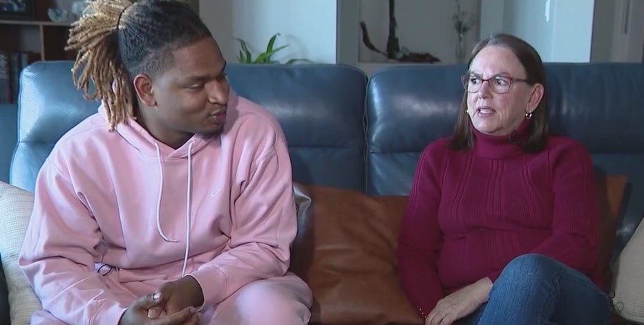 Arizona grandma and stranger she mistakenly texted in 2016 will celebrate 9th Thanksgiving together