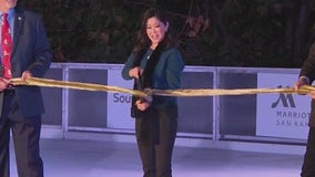 Kristi Yamaguchi ushers in holidays at namesake San Ramon ice skating rink
