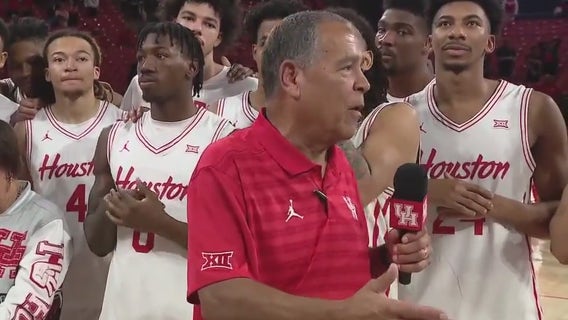 UH's Kelvin Sampson receives 800th career win