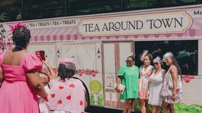 'Tea Around Town' brings double-decker sightseeing and delightful bites to Chicago