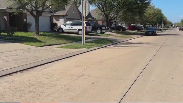 Houston crime: 3 teenage girls accused of trying to kill their mother because she turned off wi-fi