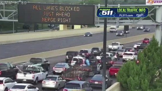 Crash on S.R. 408 westbound ramp causing delays