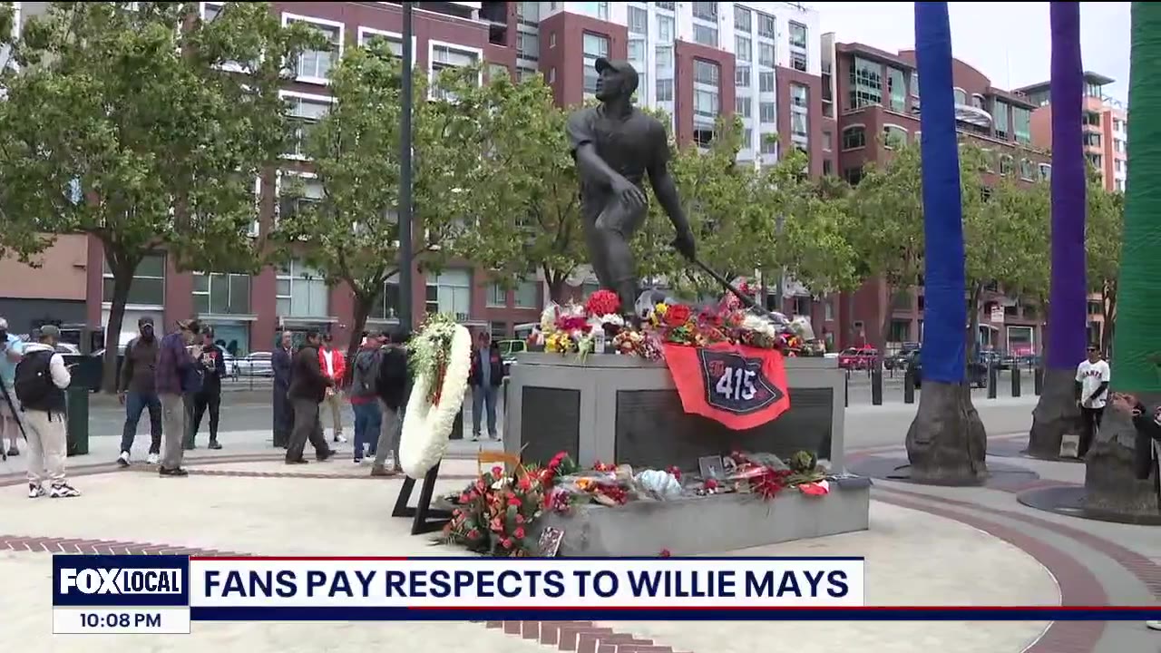 Giants fans pay respects to Willie Mays