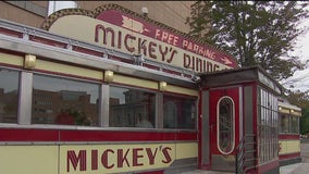 Mickey's Diner reopens in St. Paul