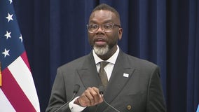 Chicago Mayor Brandon Johnson says he'll veto 'snap' teen curfew measure