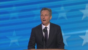 'Scandal' actor Tony Goldwyn speaks at 2024 DNC