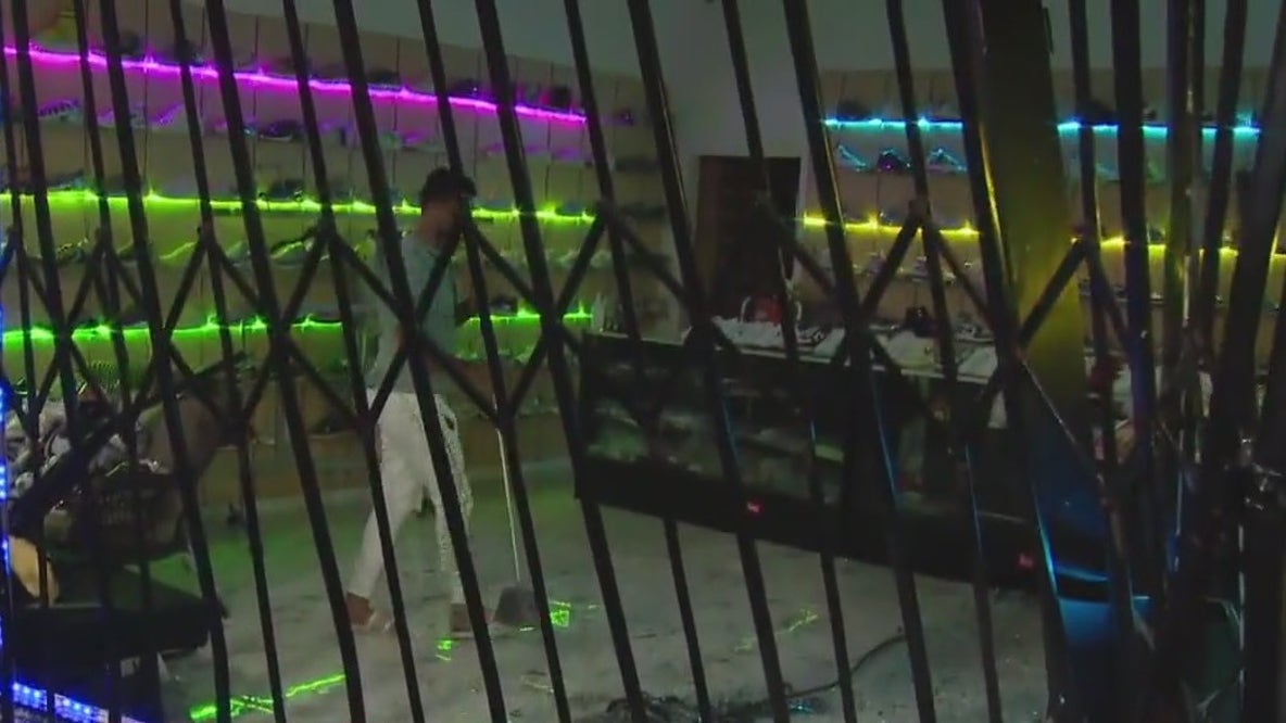 Smash-and-grab at Gramercy Park shoe store